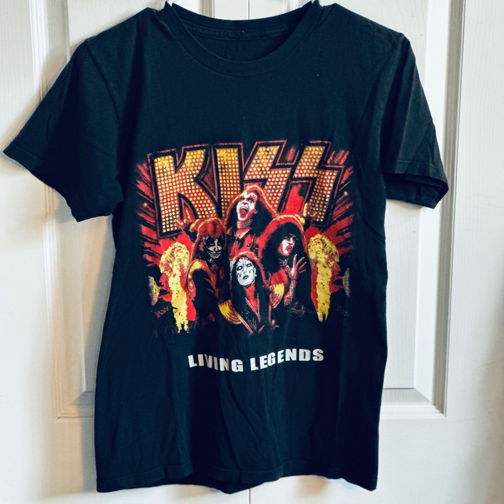 Kiss Black Short Sleeve Graphic Tee